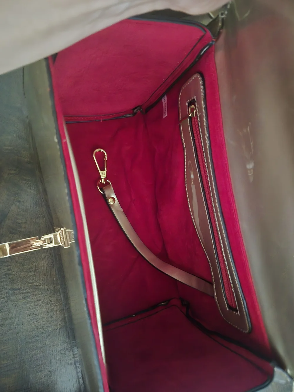 NWT Handbag Republic Gold Metallic Structured Bag & Wallet Set